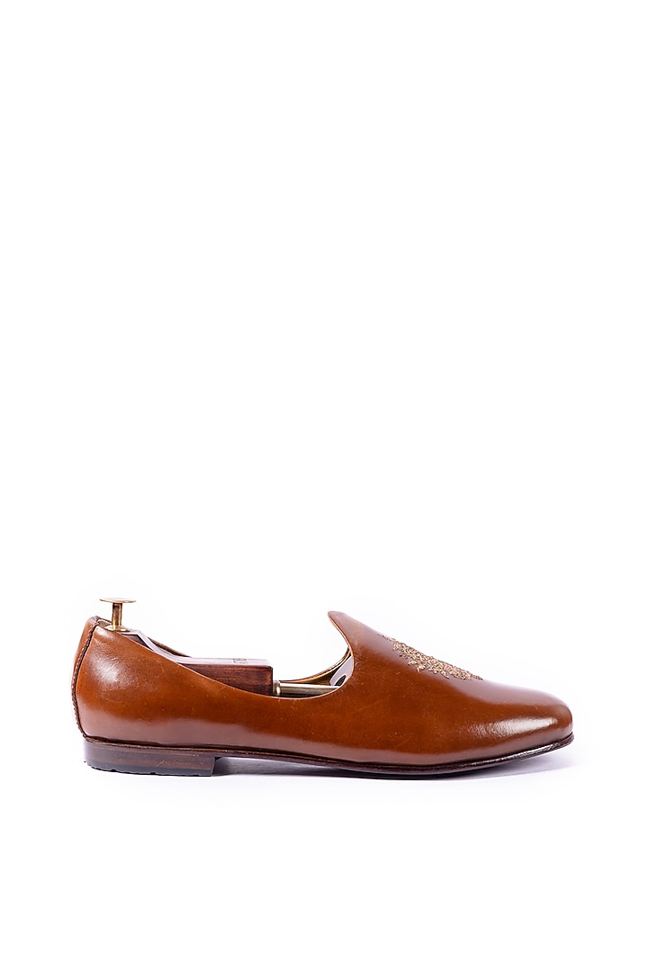 Burnt Tan Leather Handcrafted Juttis by ARTIMEN at Pernia's Pop Up Shop
