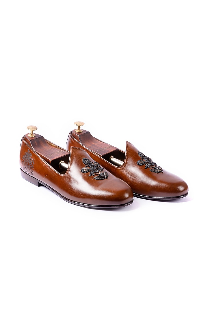 Burnt Tan Leather Hand Embroidered Handcrafted Juttis by ARTIMEN at Pernia's Pop Up Shop