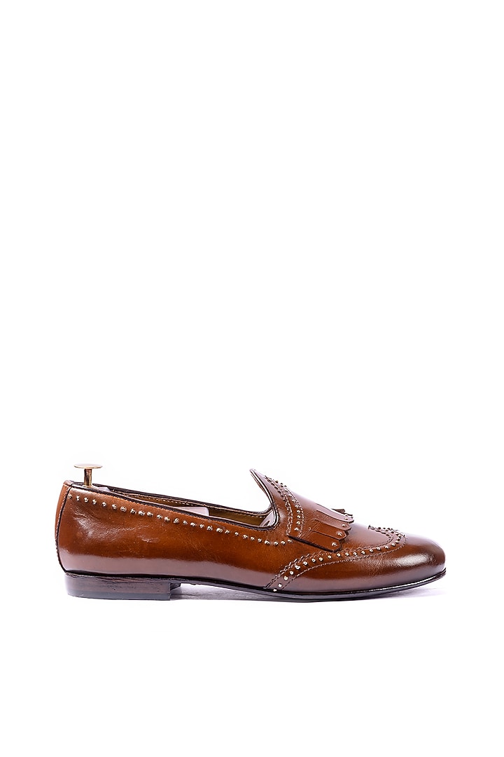 Burnt Tan Leather Handcrafted Juttis by ARTIMEN at Pernia's Pop Up Shop