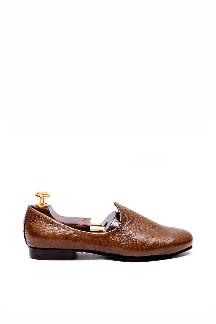 Tan Leather Embossed Juttis by ARTIMEN at Pernia's Pop Up Shop