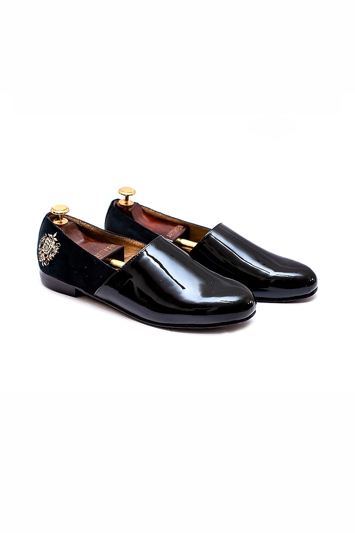 Black Leather Hand Embroidered Juttis by ARTIMEN at Pernia's Pop Up Shop