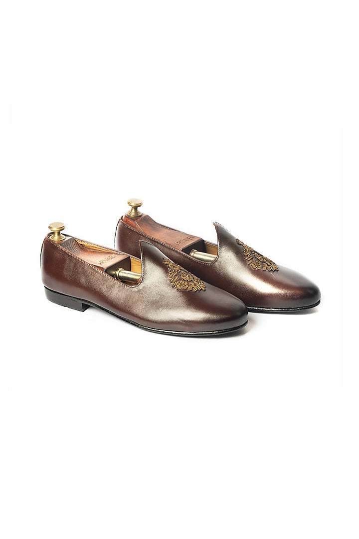 Deep Brown Leather Hand Embroidered Juttis by ARTIMEN at Pernia's Pop Up Shop