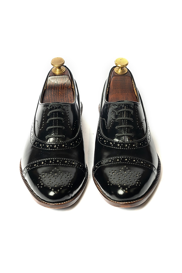 Black Handmade Shoes by ARTIMEN