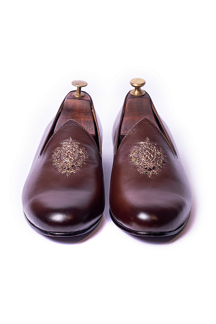 Dark Brown Leather Hand Embroidered Juttis by ARTIMEN at Pernia's Pop Up Shop