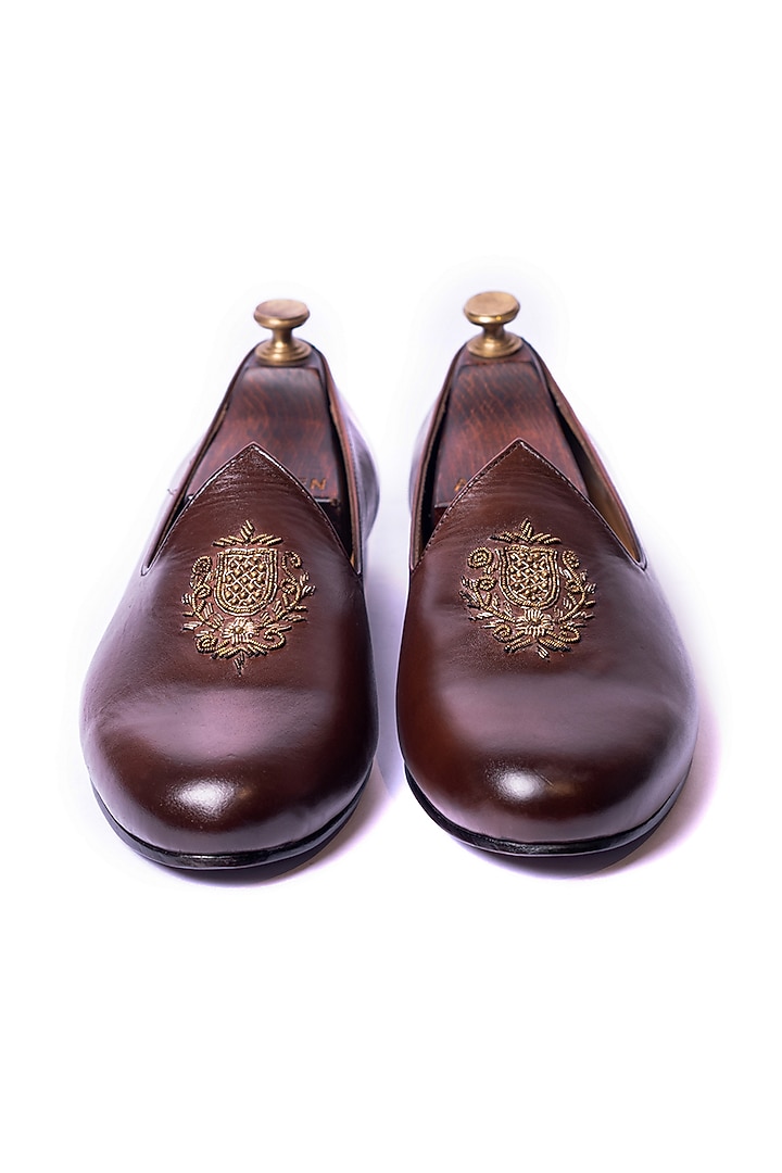 Dark Brown Leather Hand Embroidered Juttis by ARTIMEN at Pernia's Pop Up Shop
