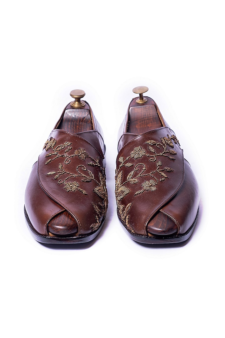 Burnt Tan Embroidered Peshawari Shoes by ARTIMEN
