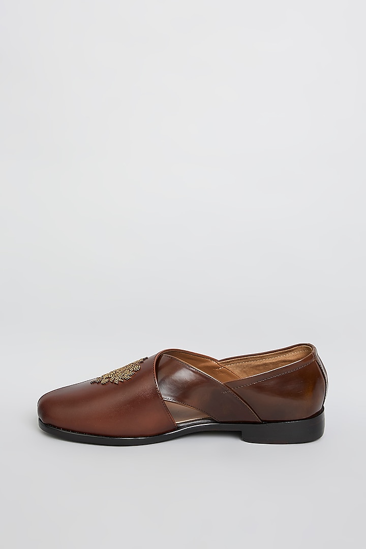 Brown Leather Juttis by ARTIMEN at Pernia's Pop Up Shop