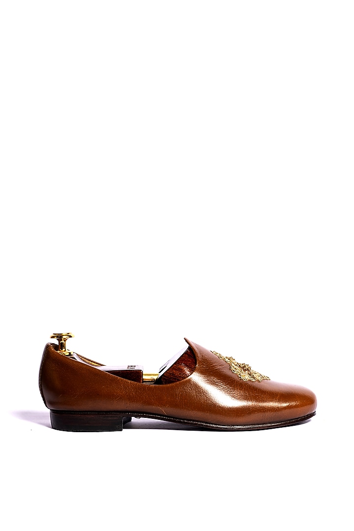Burnt Tan Leather Hand Embroidered Juttis by ARTIMEN at Pernia's Pop Up Shop