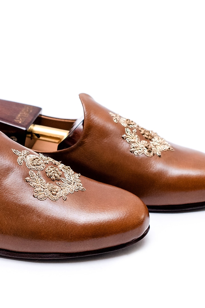 Burnt Tan Leather Hand Embroidered Juttis by ARTIMEN at Pernia's Pop Up Shop