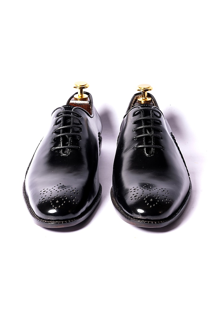 Black Leather Brogues by ARTIMEN
