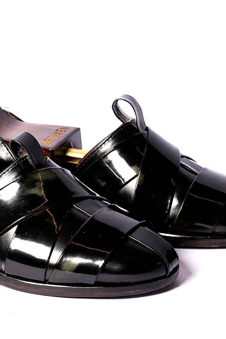 Black Soft Leather Hand Embroidered Juttis by ARTIMEN at Pernia's Pop Up Shop