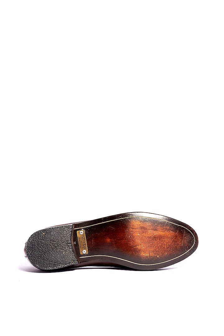 Deep Brown Leather Juttis by ARTIMEN at Pernia's Pop Up Shop