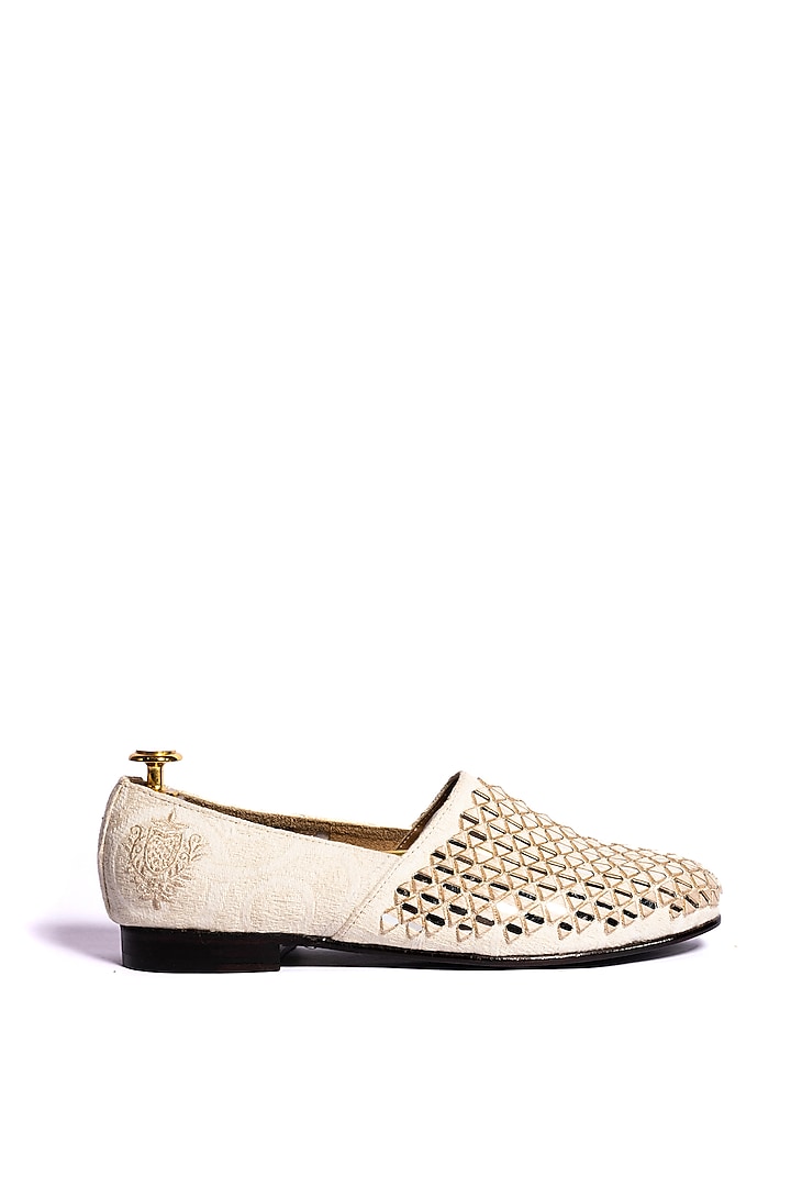 Off-White Leather Mirror Work Juttis by ARTIMEN at Pernia's Pop Up Shop
