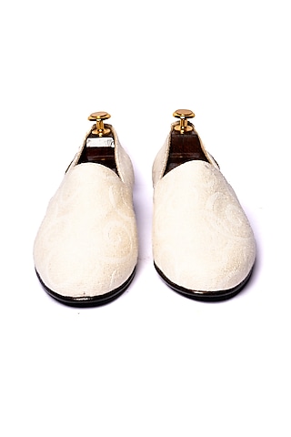 Off-White Leather Embroidered Juttis by ARTIMEN