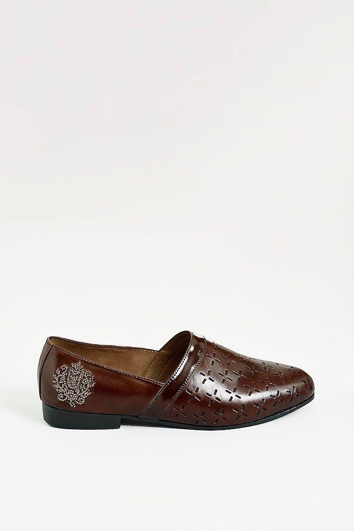 Brown Leather Juttis by ARTIMEN at Pernia's Pop Up Shop