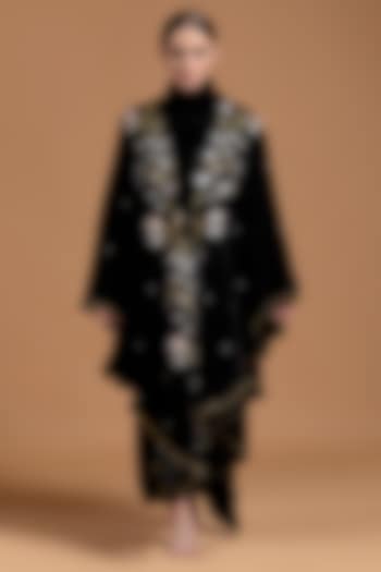 Black Poly Velvet Embellished Cape Set by Amore Mio by Hitu