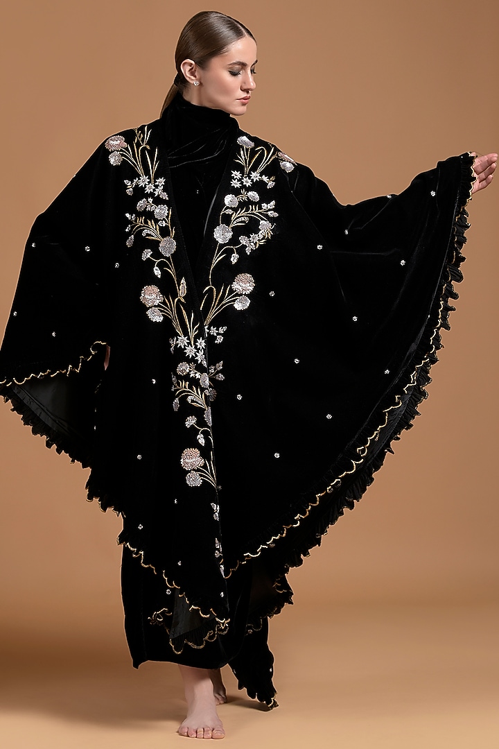 Black Poly Velvet Embellished Cape Set by Amore Mio by Hitu at Pernia's Pop Up Shop