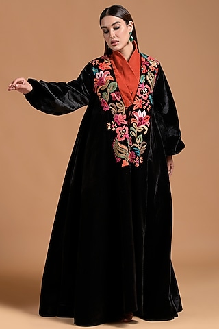 Black Poly Velvet Embroidered Abaya by Amore Mio by Hitu