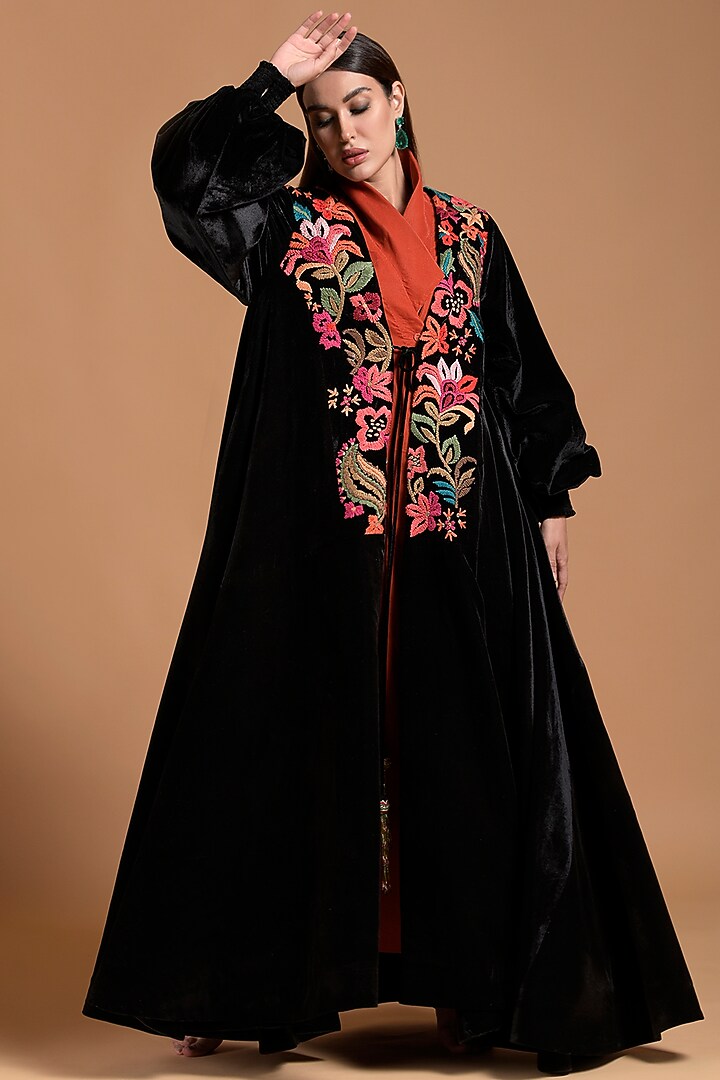 Black Poly Velvet Embroidered Abaya by Amore Mio by Hitu at Pernia's Pop Up Shop