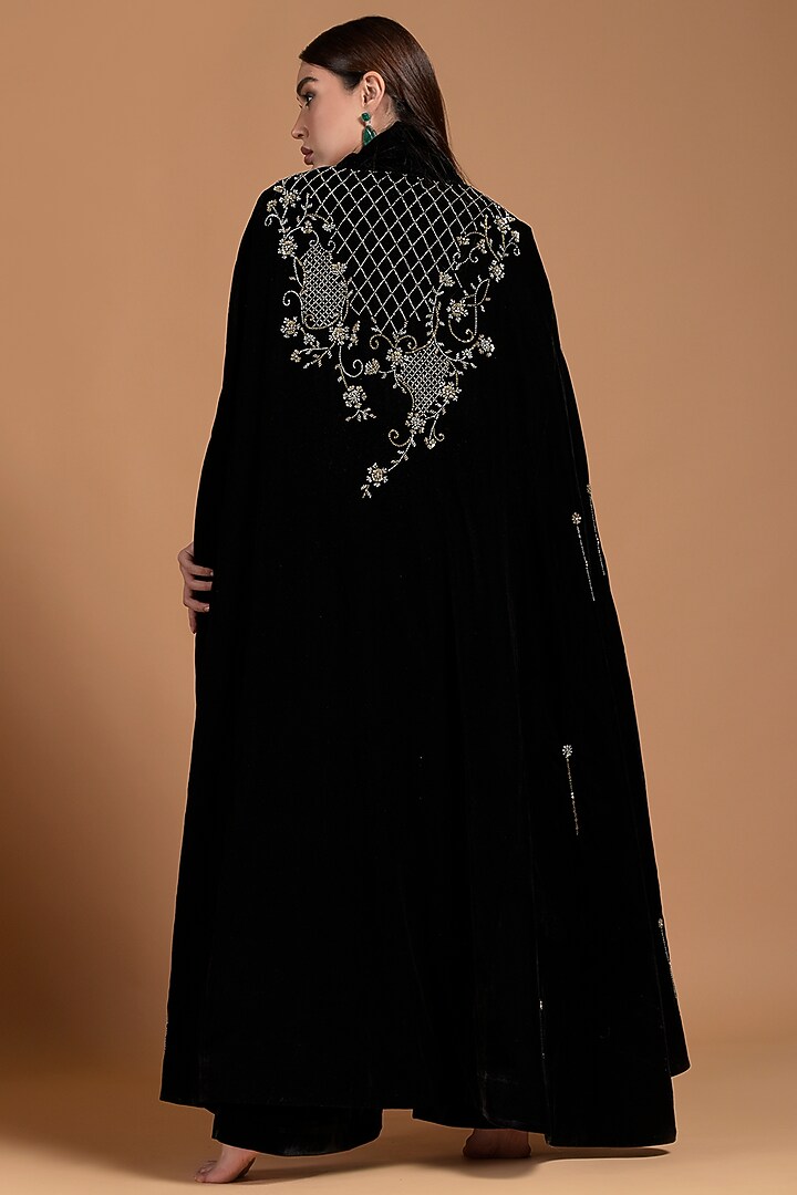 Black Poly Velvet Embellished Cape Set by Amore Mio by Hitu at Pernia's Pop Up Shop