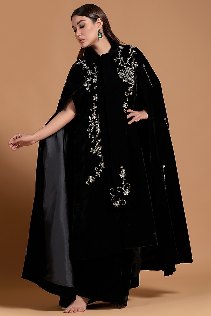 Black Poly Velvet Embellished Cape Set by Amore Mio by Hitu at Pernia's Pop Up Shop