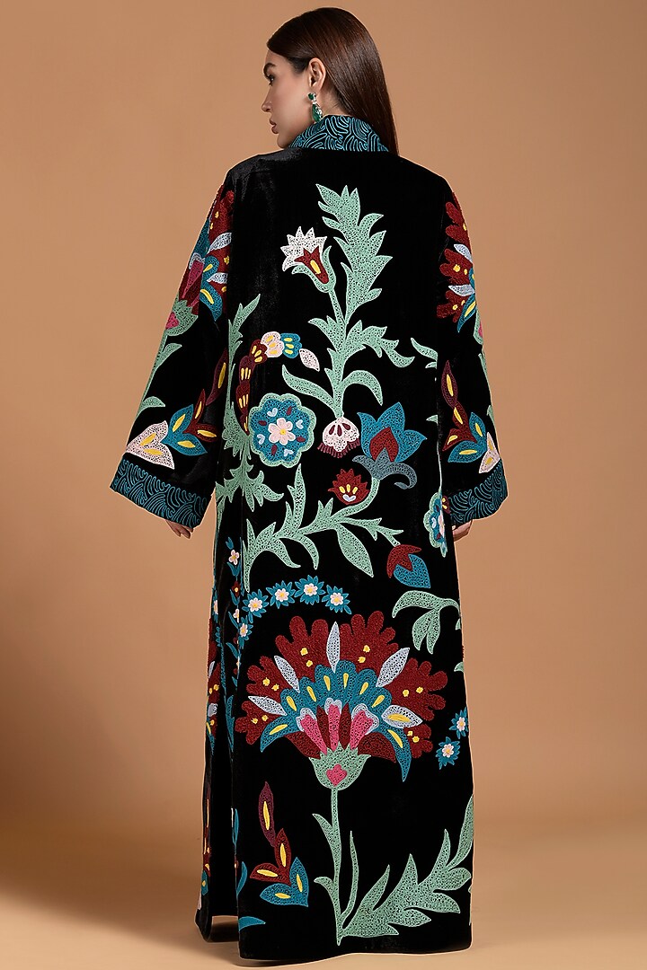 Black Poly Velvet Embroidered Abaya by Amore Mio by Hitu at Pernia's Pop Up Shop