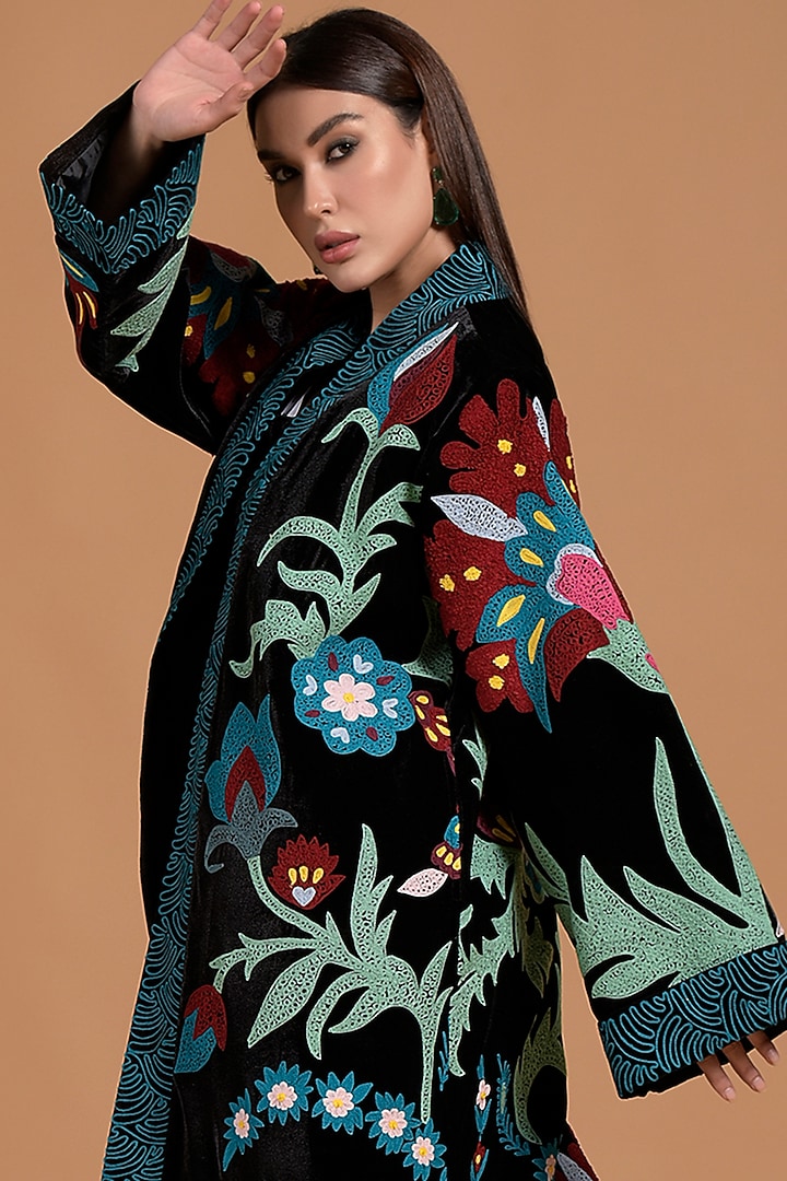Black Poly Velvet Embroidered Abaya by Amore Mio by Hitu at Pernia's Pop Up Shop