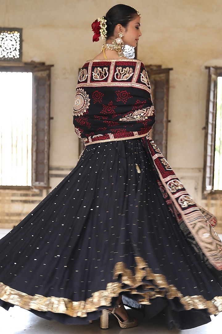 Black Silk Zardosi Handwork Bridal Lehenga Set by AMOREE at Pernia's Pop Up Shop