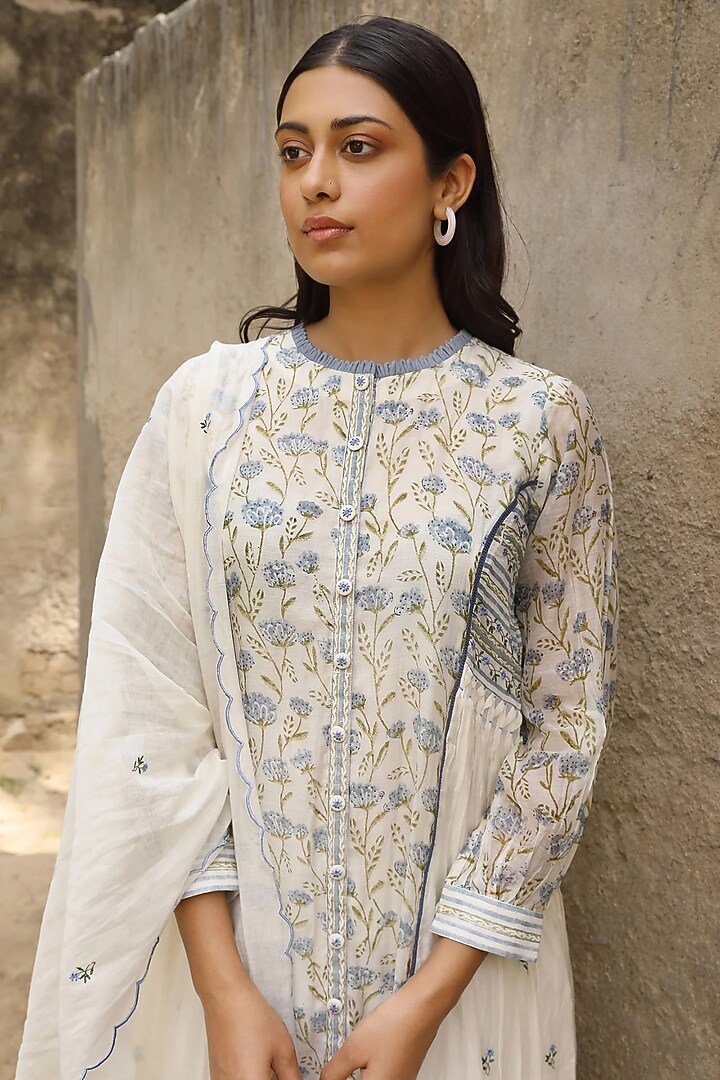 White Cotton Silk Block Printed & Embroidered Kurta Set by AMOREE at Pernia's Pop Up Shop