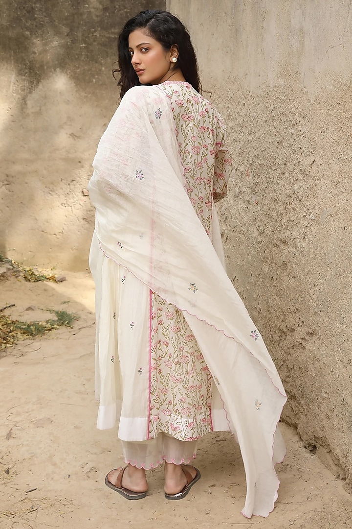 White Cotton Silk Block Printed & Thread Embroidered Kurta Set by AMOREE at Pernia's Pop Up Shop