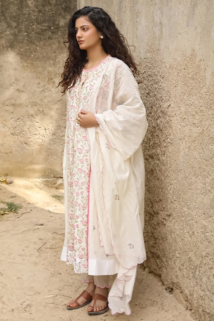 White Cotton Silk Block Printed & Thread Embroidered Kurta Set by AMOREE at Pernia's Pop Up Shop
