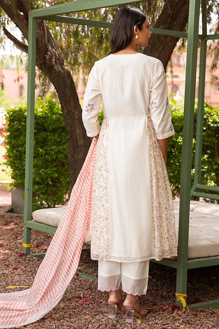 White Cotton Silk Block Printed & Thread Embroidered Kurta Set by AMOREE at Pernia's Pop Up Shop