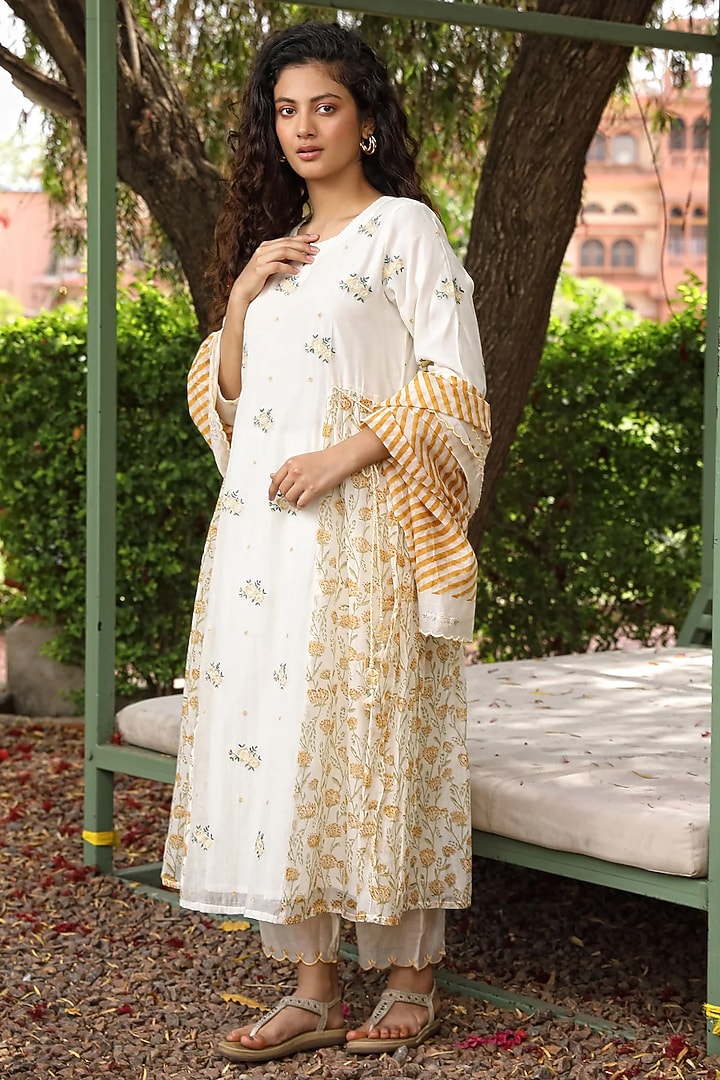 Yellow Cotton Silk Block Printed & Thread Embroidered Kurta Set by AMOREE at Pernia's Pop Up Shop