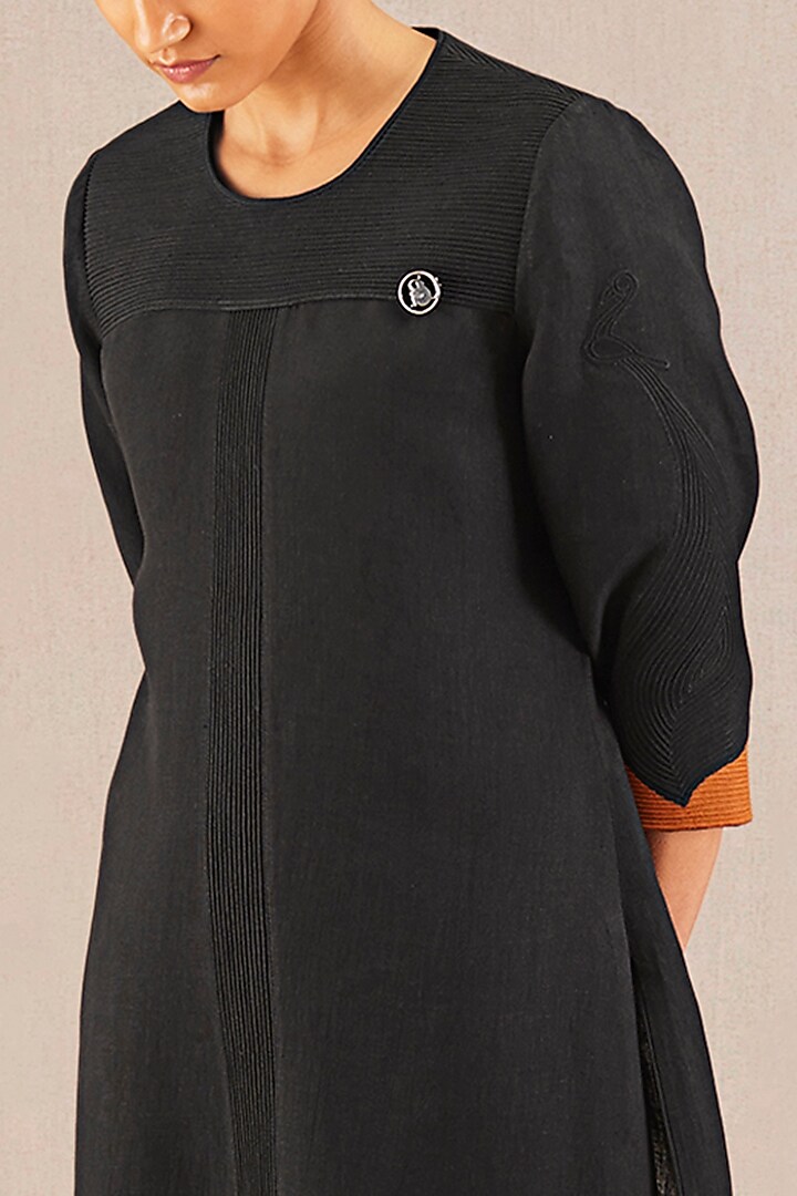 Black Linen Embroidered Kurta Set by AMPM at Pernia's Pop Up Shop