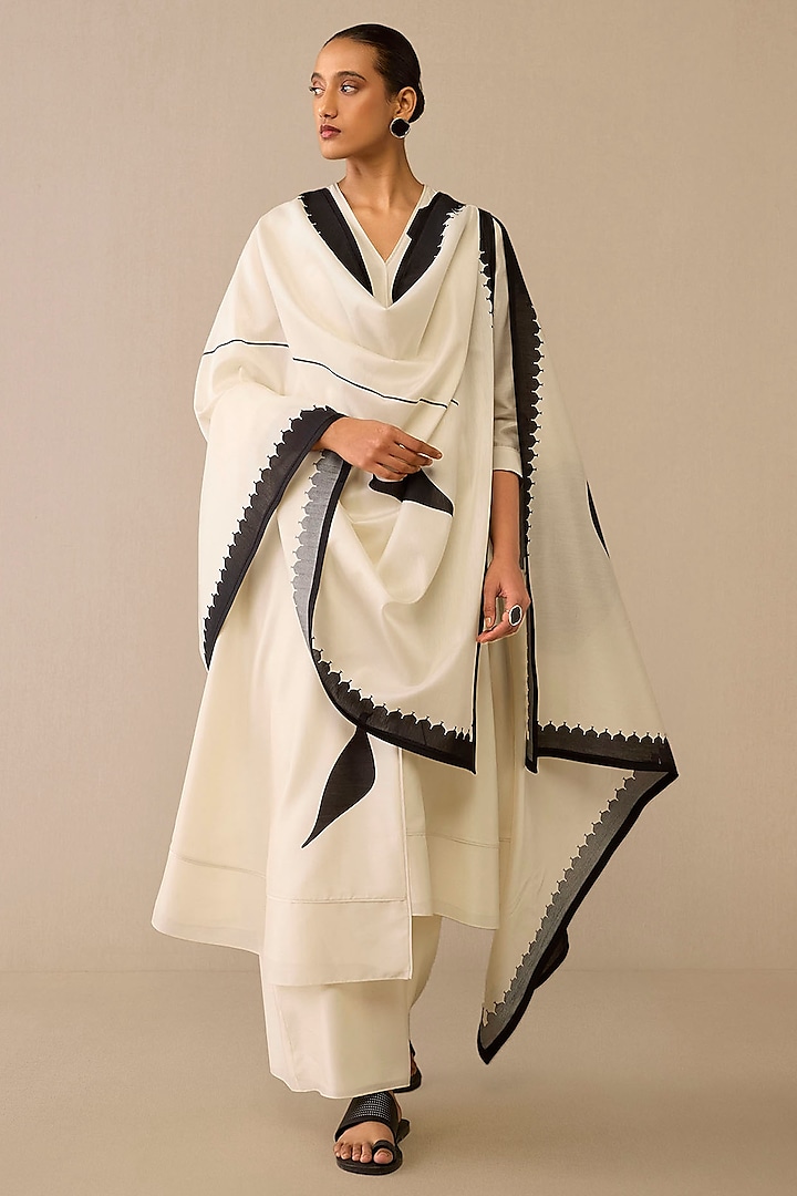 Ivory Chanderi Cotton Silk Printed Kurta Set by AMPM at Pernia's Pop Up Shop