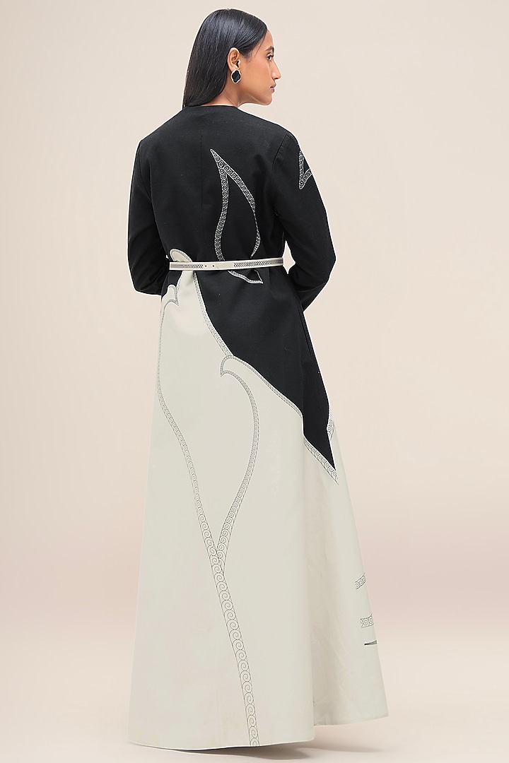 Charcoal Black & Ivory Cotton Linen Abaya by AMPM at Pernia's Pop Up Shop