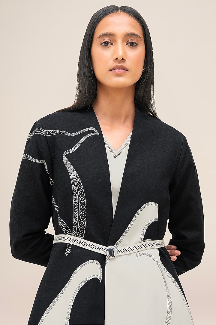 Charcoal Black & Ivory Cotton Linen Abaya by AMPM at Pernia's Pop Up Shop
