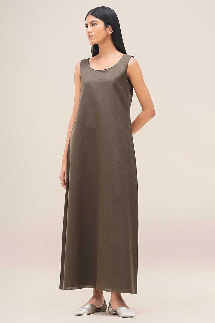 Taupe Cotton & Silk Abaya Set by AMPM at Pernia's Pop Up Shop