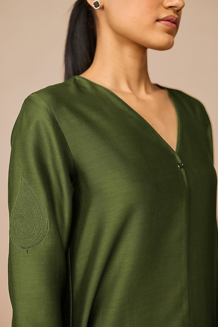 Ivory & Olive Green Cotton Silk Color-Blocked Flared Kurta Set by AMPM at Pernia's Pop Up Shop