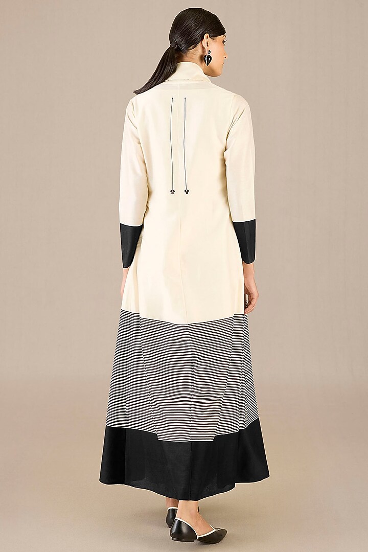 Ivory & Black Chanderi Pleated Striped Abaya Set by AMPM at Pernia's Pop Up Shop