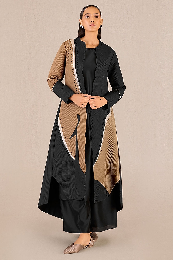 Black Chanderi Color-Blocked Jacket Set by AMPM at Pernia's Pop Up Shop