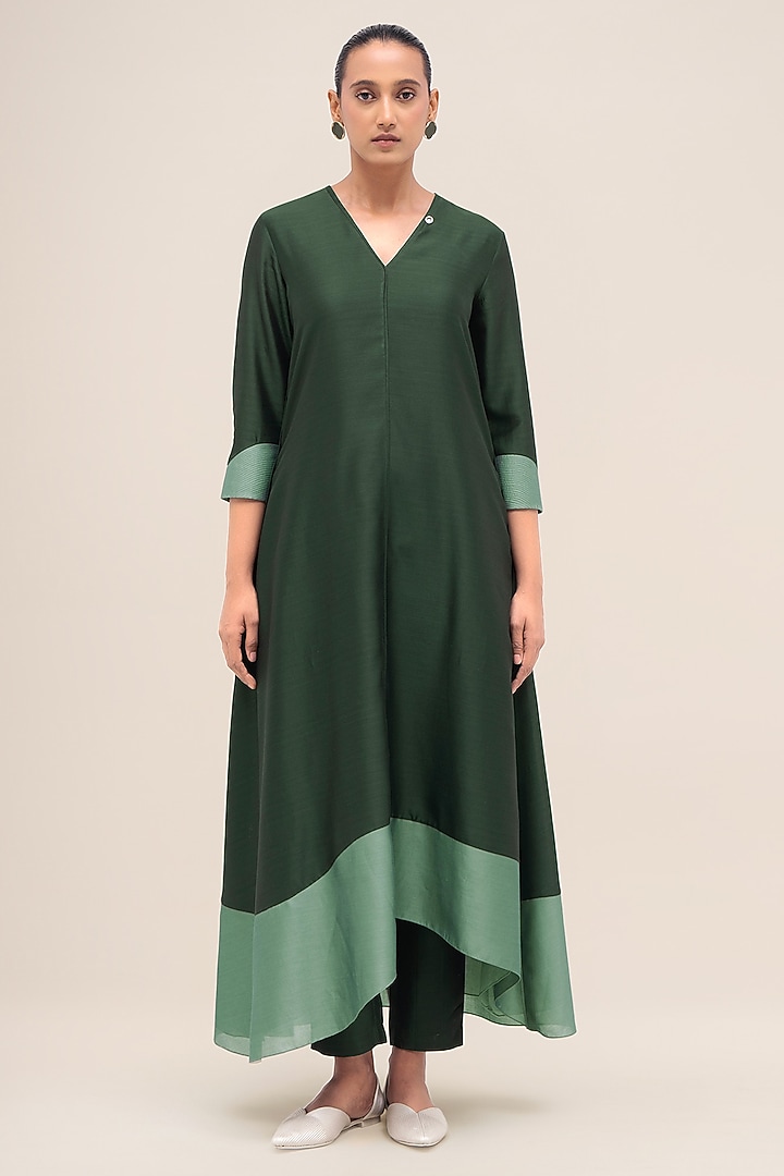 Bottle Green Chanderi Kurta Set by AMPM at Pernia's Pop Up Shop