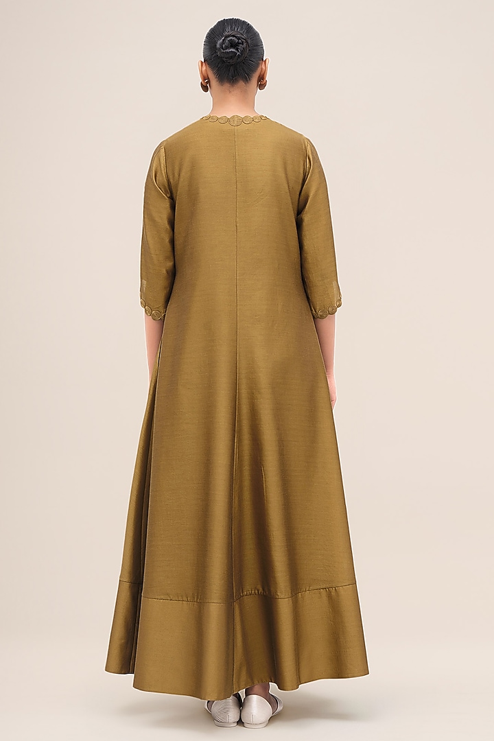 Olive Chanderi Silk Thread Embroidered Kurta Set by AMPM at Pernia's Pop Up Shop