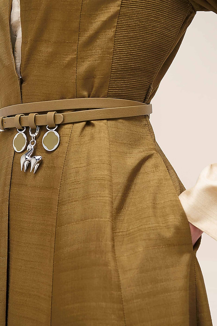 Olive Rose Silk Colour Blocked Abaya Set by AMPM at Pernia's Pop Up Shop