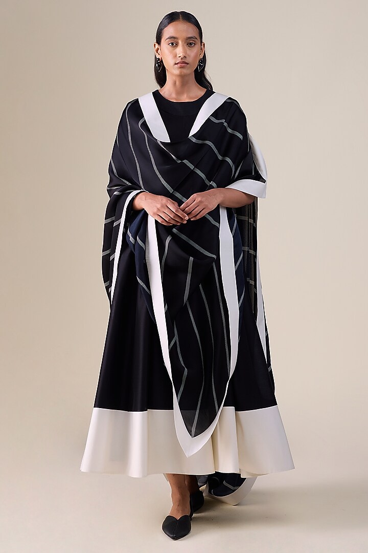 Black & Ivory Chanderi Kurta Set by AMPM at Pernia's Pop Up Shop