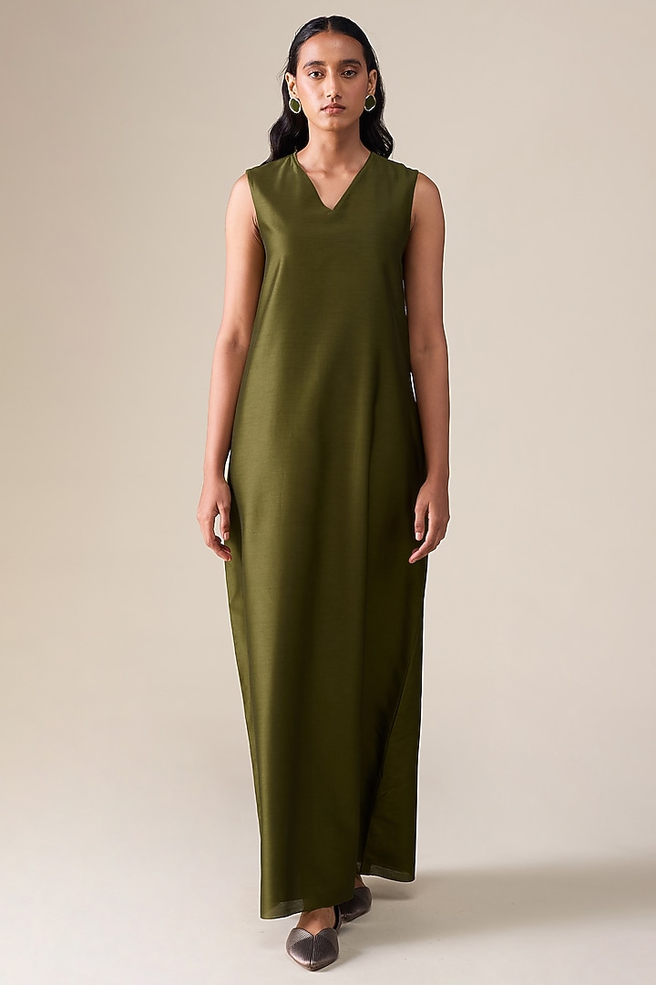 Olive Green Chanderi Abaya Set by AMPM at Pernia's Pop Up Shop