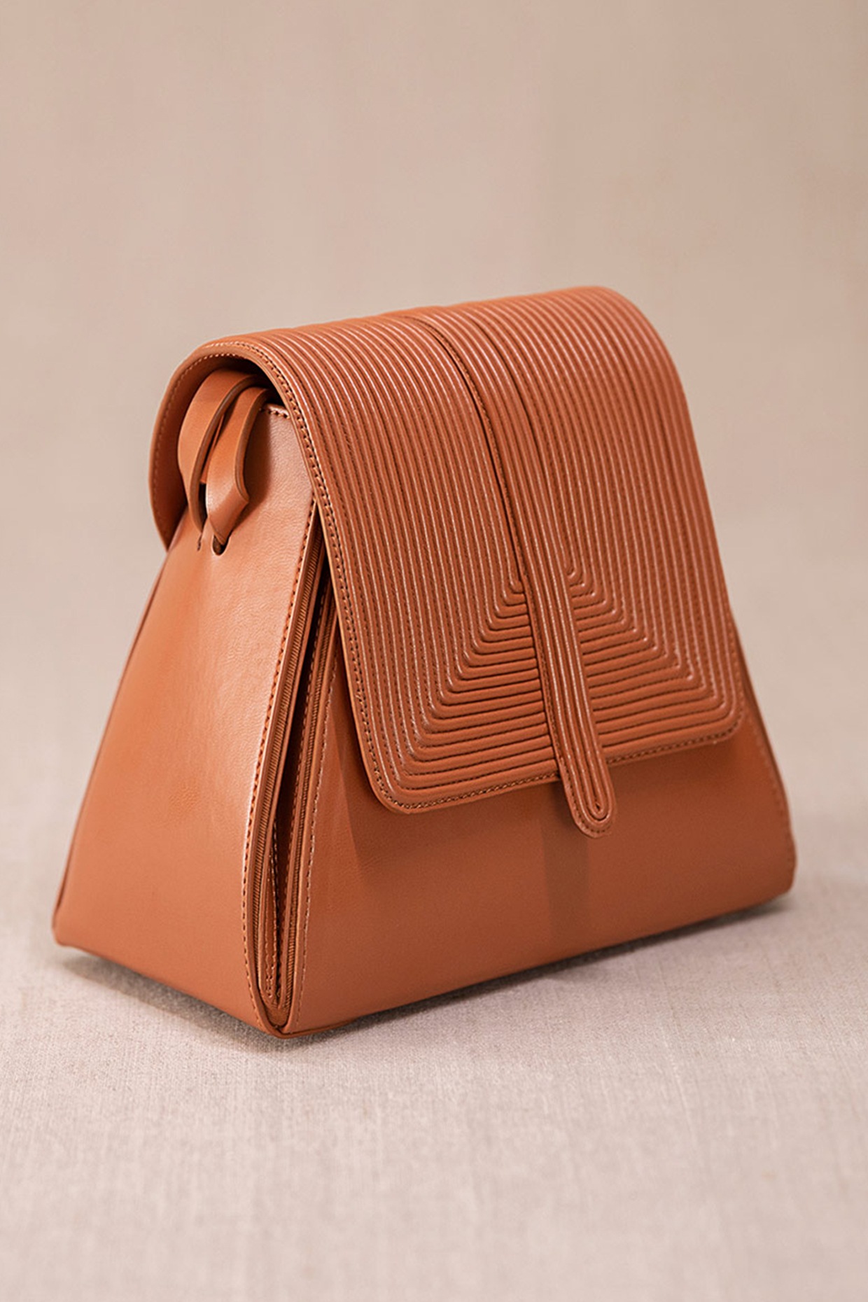 tan structured bag