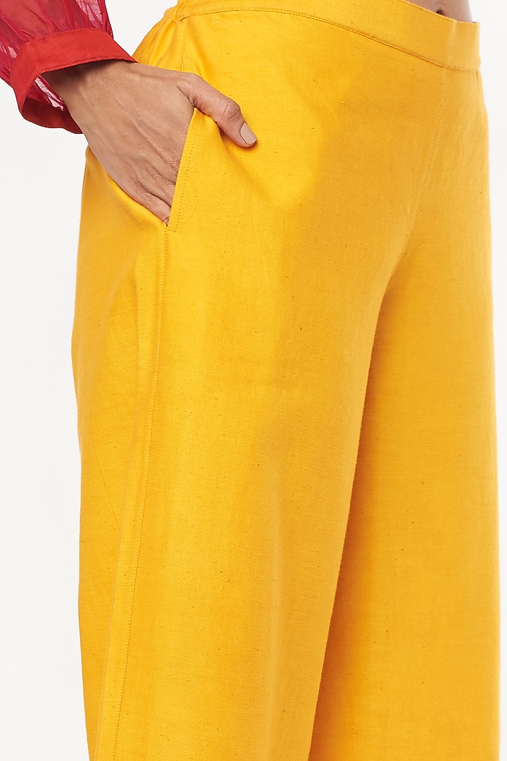 Red Embroidered Kurta Set by Amrich at Pernia's Pop Up Shop