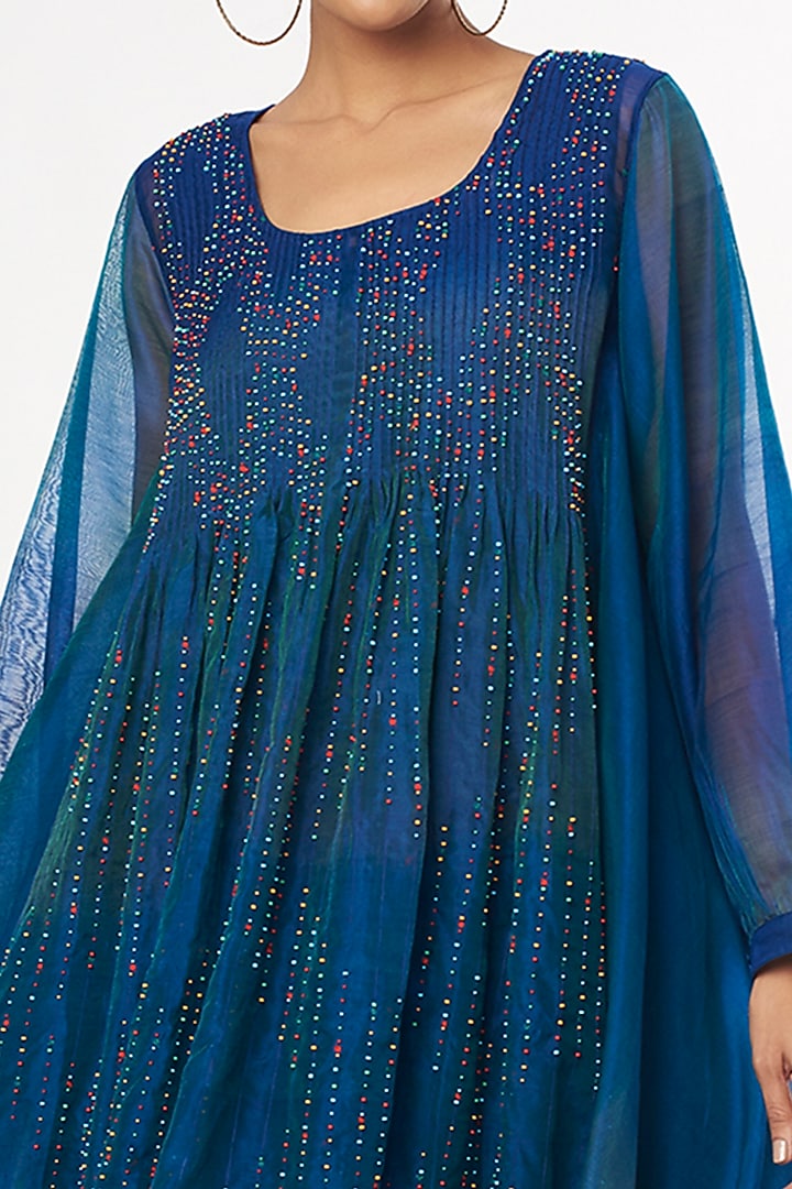 Blue Embroidered Kurta Set by Amrich at Pernia's Pop Up Shop