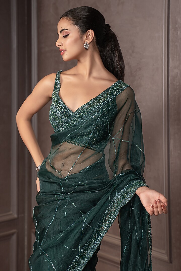 Emerald Green Organza Cutdana Embroidered Reception Saree Set by AMRIN KHAN at Pernia's Pop Up Shop